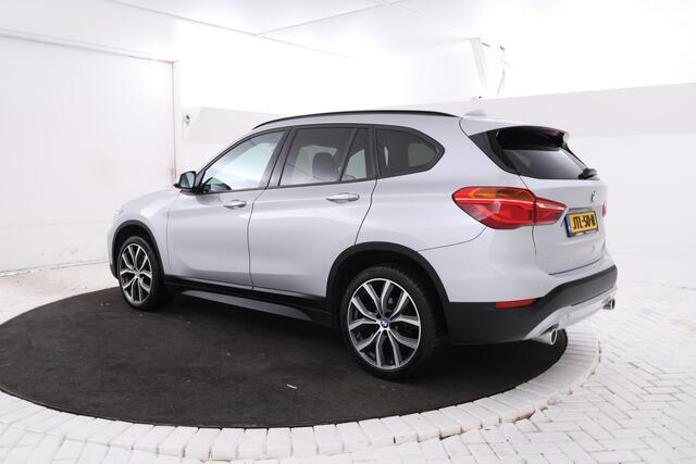 BMW X1 sDrive18d High Executive Automaat, Panorama dak, Navigatie