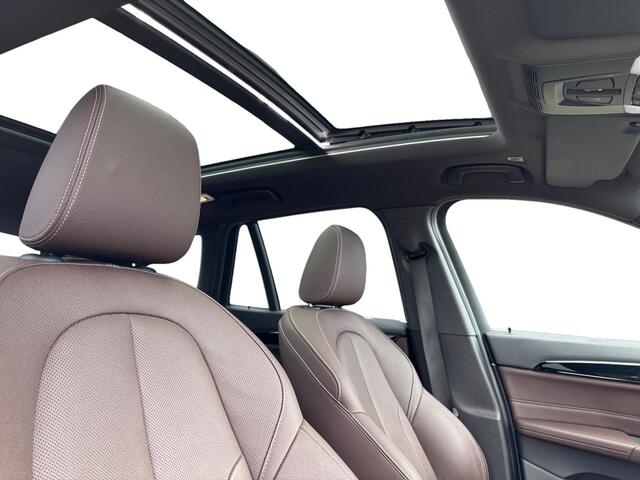 BMW X1 sDrive20i ? Leder ? Pano ? LED