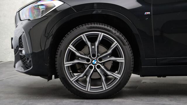 BMW X1 sDrive18i High Executive M-Sport | Head-up | Panoramadak | Trekhaak | Driving Assistant Plus
