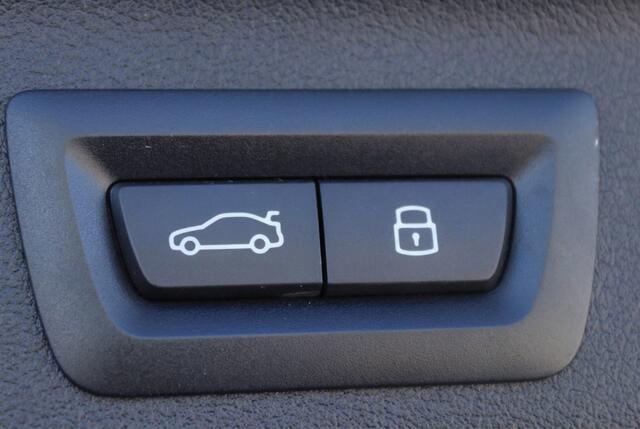 BMW X1 25 e xDrive Frozen Grey l Pano l Trekhaak l 360 l Leder l VOL OP