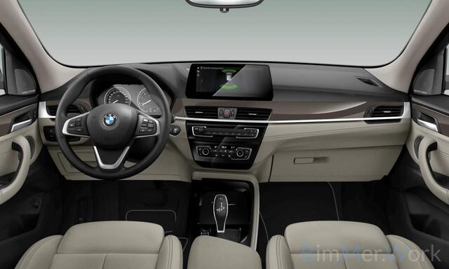 BMW X1 sDrive20i VDL Nedcar Edition | Leder | Panoramadak | H&K | 19 Inch | Head Up |