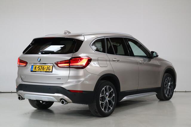 BMW X1 sDrive20i High Ex | Keyless | Hud | Trekhaak | Dealer Oh | NL-Auto