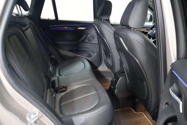 BMW X1 sDrive20i High Ex | Keyless | Hud | Trekhaak | Dealer Oh | NL-Auto