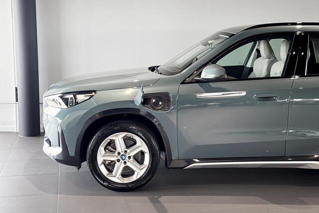 BMW X1 xDrive30e | X Line | Premium Pack | Achteruitrijcamera | Comfort Access | Trekhaak |
