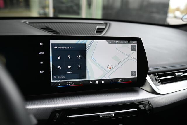 BMW X1 xDrive25e M Sport Automaat / Sportstoelen / M Adaptief onderstel / Comfort Access / Achteruitrijcamera / Adaptieve LED / Stoelverwarming