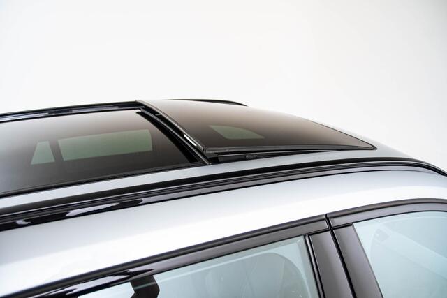 BMW X1 sDrive20i xLine - Trekhaak - Panoramadak - Head up - Cruise control - Sportstoelen - Hifi - Park Assistant - Elektrische achterklep - Armsteun voor - Multifunctioneel stuurwiel - Elektrisch verwarmde voorstoelen -