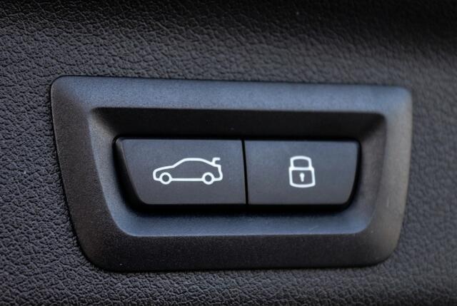 BMW X1 25 e xDrive M Sport Pano l 360 Camera l HUD l VOL OPTIES