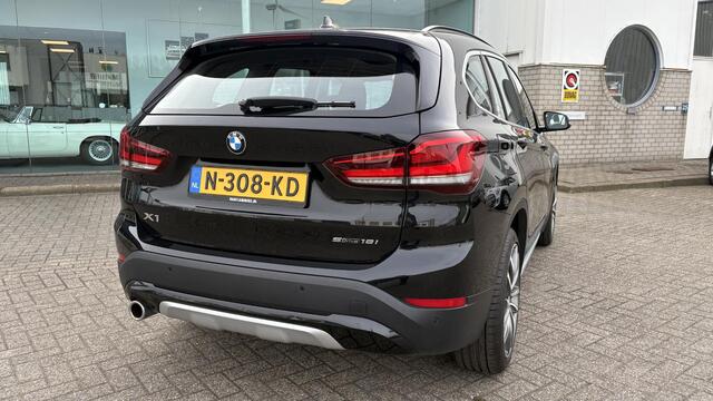 BMW X1 sDrive18i High Executive Schuifdak, trekhaak, leer