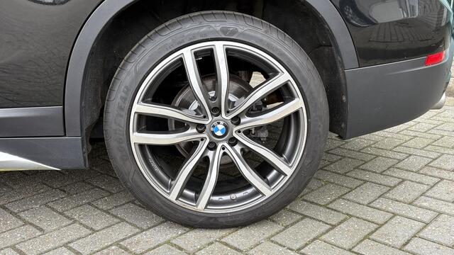 BMW X1 sDrive18i High Executive Schuifdak, trekhaak, leer