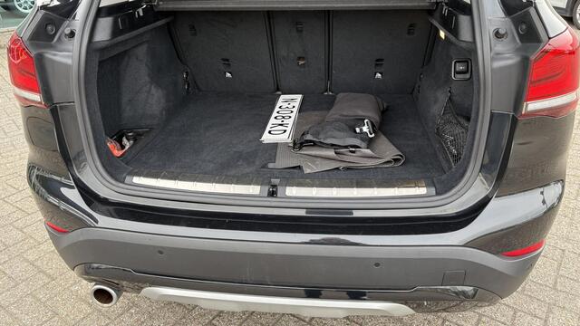 BMW X1 sDrive18i High Executive Schuifdak, trekhaak, leer
