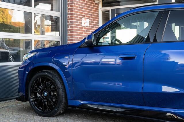 BMW X1 xDrive30e M Sport | Maxton | Trekhaak | Driving Ass. Plus | Comfort Access | Adaptief M onderstel | Sportstoelen | 20 Inch |