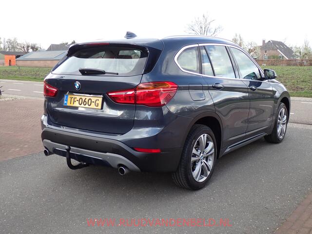 BMW X1 2.0i / SPORTLEER / HEAD-UP / TREKHAAK