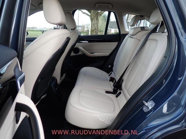 BMW X1 2.0i / SPORTLEER / HEAD-UP / TREKHAAK