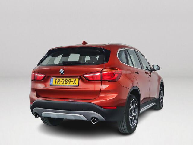 BMW X1 sDrive20i Orange Edition II | Parkeercamera | Stoelverwarming | Cruise control