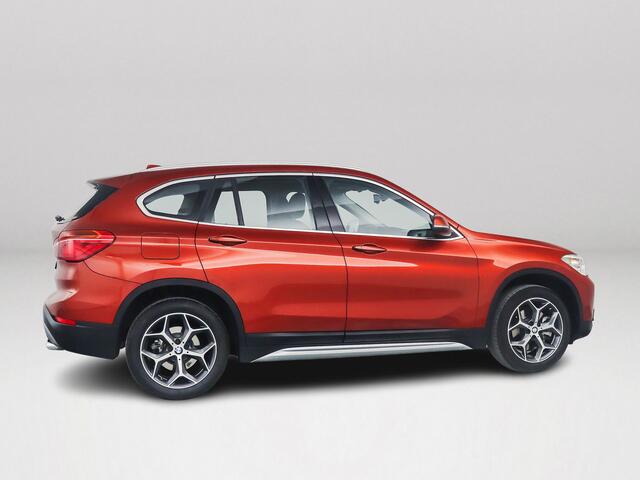 BMW X1 sDrive20i Orange Edition II | Parkeercamera | Stoelverwarming | Cruise control