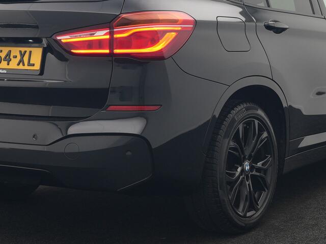 BMW X1 sDrive18i M Sport 141pk | Trekhaak Afn. | Camera | Lederen Sportstoelen Verwarmd | Navigatie | Cruise Control | LED Koplampen | 18"L.M |