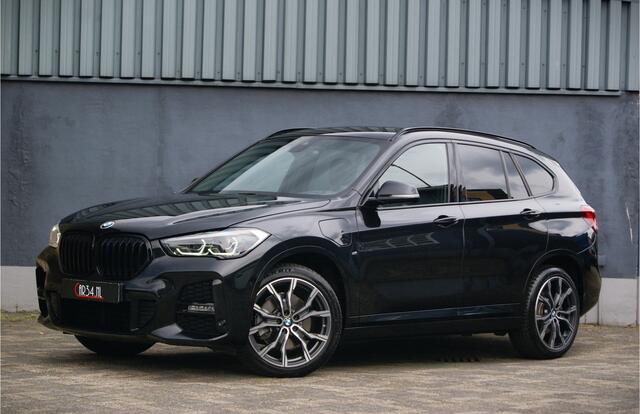 BMW X1 xDrive25e 220PK M-Sport Aut Shadow/Navi/Camera/HIFI/Stoelverwarming/Leer
