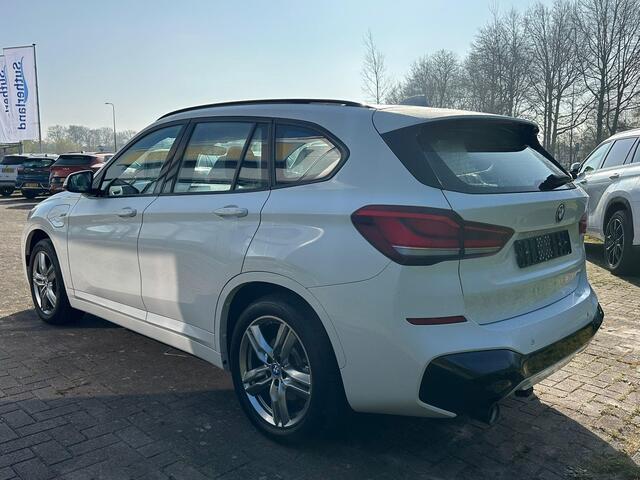 BMW X1 xDrive25e M Sport | M pakket | Afneembare Trekhaak | Sportstoelen | Stoelverwarming | Elek. verstelbare stoel met geheugen | Elektrische achterklep | Driving Assistant Plus