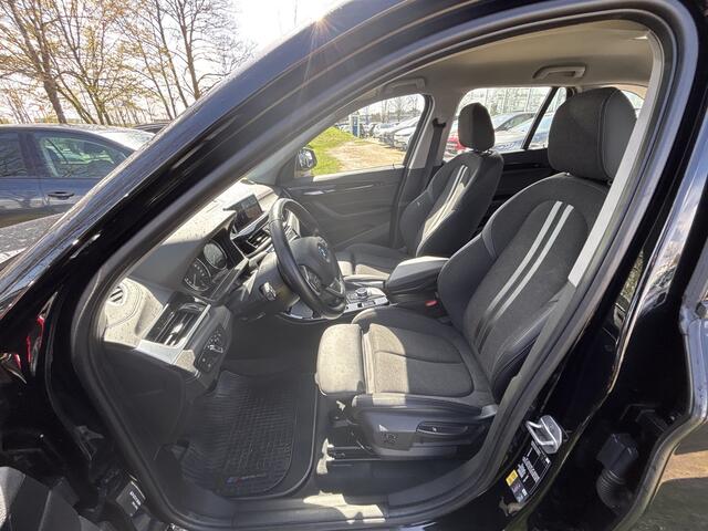 BMW X1 xDrive25e Executive LED Carplay Achteruitrijcamera Trekhaak Stoelverwarming DAB