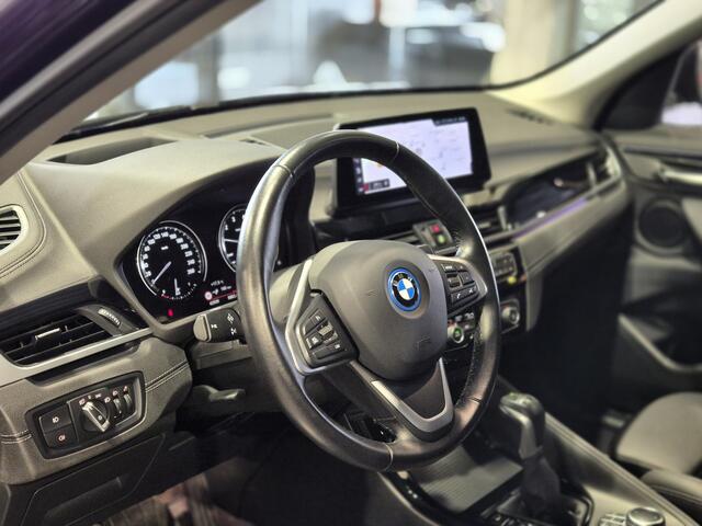 BMW X1 xDrive25e High Executive Sportline | Black edtion | HUD | Camera | Carplay
