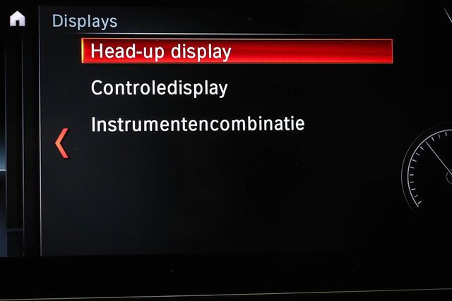 BMW X1 sDrive20i VDL Nedcar Edition | AUDIO MEDIA / PARKING PACK | HEAD UP | VERWARMDE SPORTSTOELEN | DAB | APPLE | DRAADLOZE LADER | CAMERA