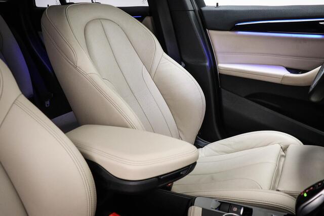 BMW X1 sDrive20i VDL Nedcar Edition | AUDIO MEDIA / PARKING PACK | HEAD UP | VERWARMDE SPORTSTOELEN | DAB | APPLE | DRAADLOZE LADER | CAMERA