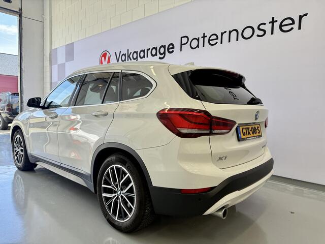 BMW X1 xDrive25e High Executive Carplay / HUD / Adaptive Cruise / Elektr achterklep