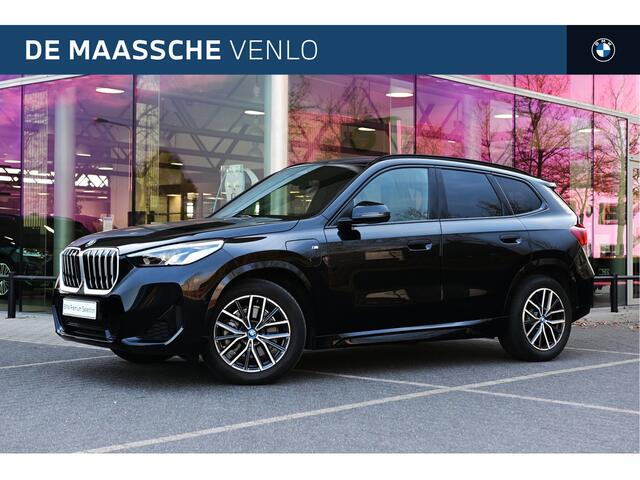 BMW X1 xDrive25e M Sport Automaat / Trekhaak / Sportstoelen / M Adaptief onderstel / Achteruitrijcamera / Getint Glas