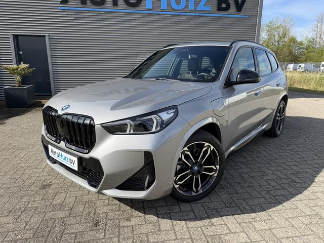 BMW X1 xDrive25e M Sport Head-Up Display Keyless Entry 19 Inch 360 Gr. Camera Carplay Leder Tot 89 KM elektrisch (WLTP)!
