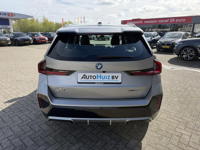 BMW X1 xDrive25e M Sport Head-Up Display Keyless Entry 19 Inch 360 Gr. Camera Carplay Leder Tot 89 KM elektrisch (WLTP)!