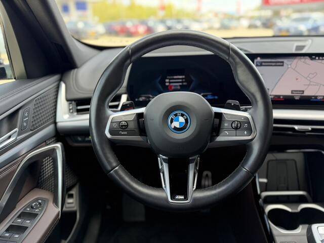 BMW X1 xDrive25e M Sport Head-Up Display Keyless Entry 19 Inch 360 Gr. Camera Carplay Leder Tot 89 KM elektrisch (WLTP)!