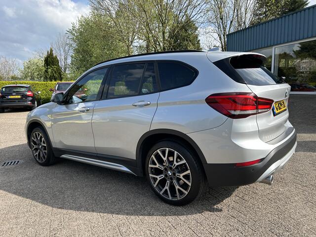 BMW X1 sDrive20i VDL Nedcar Edition,Pano dak,head-up Trekhaak