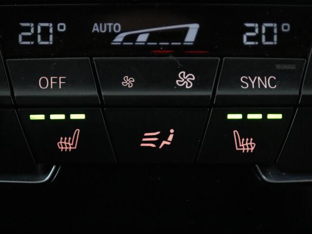 BMW X1 sDrive20i Business Edition Plus | Leder | Head-Up | Stoelverwarming | Trekhaak | Camera | Sfeerverlichting | Navigatie | X Line | Full LED | DAB | Cruise control | Parkeerhulp | Bluetooth