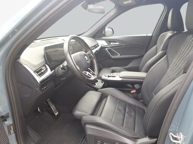 BMW X1 xDrive30e M-SPORT ** LED, LEDER, DR. ASS+, MEMORY, TREKH, 20-inch LMV, H&K SOUND ** 1e EIG - UNFALLFREI ** ** INFORMEER OOK NAAR ONZE AANTREKKELIJKE FINANCIAL-LEASE TARIEVEN **