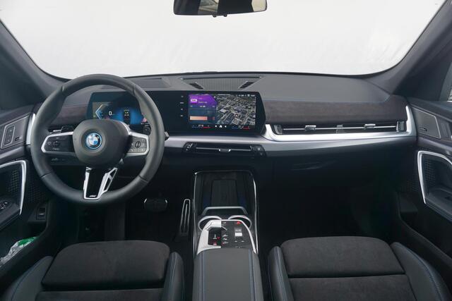 BMW X1 xDrive25e | M Sportpakket Pro | Harman Kardon | Driving Assistant Plus | Head-Up Display | Trekhaak