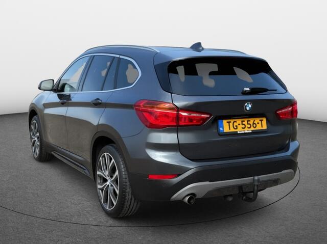 BMW X1 sDrive18i High Executive | Leder | Trekhaak | Stoelverwarming