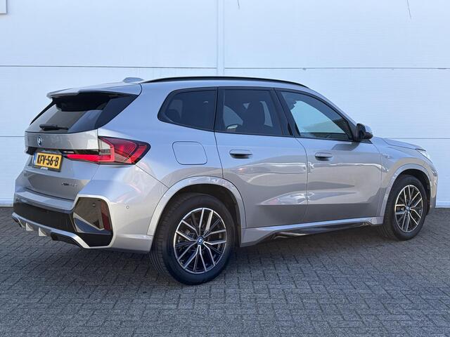 BMW X1 xDrive25e M-Sport Automaat / Trekhaak elektrisch uitklapbaar ( 1700 kg ) / Innovation pack / Voorstoelen verwarmd /