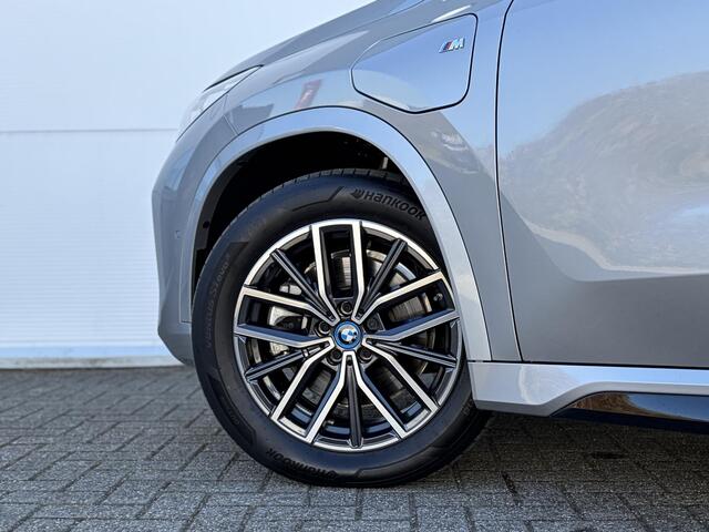 BMW X1 xDrive25e M-Sport Automaat / Trekhaak elektrisch uitklapbaar ( 1700 kg ) / Innovation pack / Voorstoelen verwarmd /