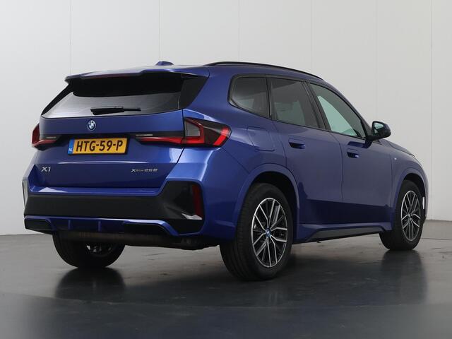BMW X1 xDrive25e | M-Pakket | Curved Display | Sportstoelen | Camera | DAB | Apple Carplay/Android Auto | Ele. kofferdeksel | BMW LED |
