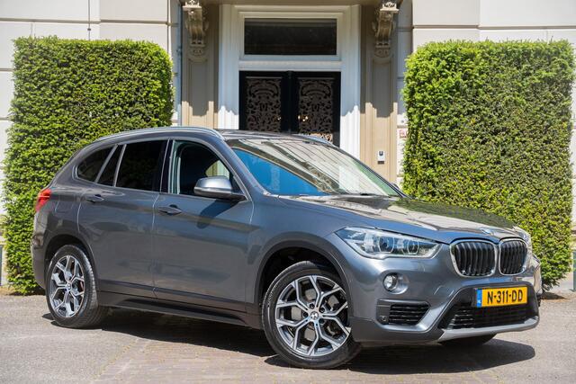 BMW X1 xDrive20i High Executive TREKHAAK | PANO | ADAPTIVE | KEYLESS | CAMERA | STUURVERW
