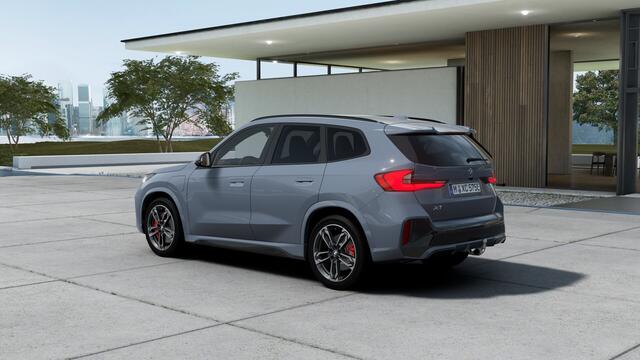 BMW X1 xDrive25e M Sport Automaat / Panoramadak / Trekhaak / Sportstoelen / Adaptieve LED / Comfort Access / Head-Up / Parking Assistant Plus / Stuurverwarming