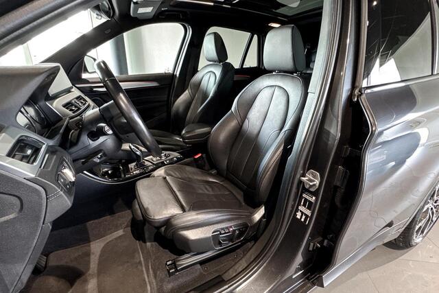 BMW X1 sDrive20i Business Edition Plus | M Sport | Glazen Panoramadak | Stoelverwarming | Achteruitrijcamera | Head-Up Display |