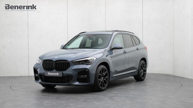 BMW X1 sDrive18i M-Sport | Head-up | Panoramadak | Trekhaak | Driving Assistant Plus | Achteruitrijcamera