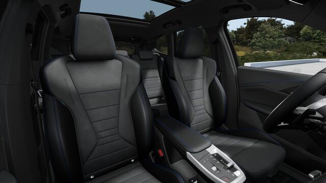 BMW X1 xDrive25e M Sport Automaat / Trekhaak / Panoramadak / Sportstoelen / Comfort Access / Adaptieve LED / Head-Up / Harman-Kardon / Parking Assistant Plus