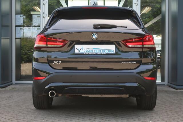 BMW X1 X1 25e, xDrive (4x4), Stoelverwarming, Leder, Elektrische klep, Keyless, etc.