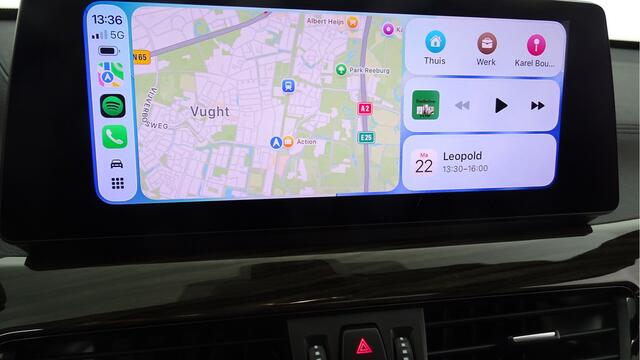 BMW X1 xDrive 25e M pakket-PANORAMA-Nw staat -HUD, -Camera-Harman kardon-Privacy-Trekhaak