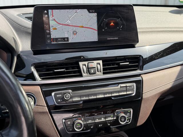 BMW X1 xDrive25e High Executive X-Line | Leder | Pano | Head-up | Stoel- en stuurverwarming