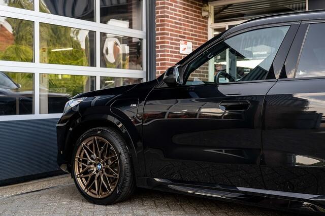 BMW X1 xDrive25e M Sport | Shadow | Driving Ass. Plus | Camera | Adapt. Led | Stoelverwarming | 20 Inch |