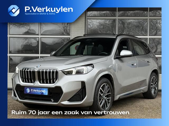 BMW X1 sDrive18i M SPORT | PANORAMA | PREMIUM PACK | ADAPT. CRUISE | KEYLESS ENTRY | STOELVERWARMING | 19 INCH LM VELGEN |