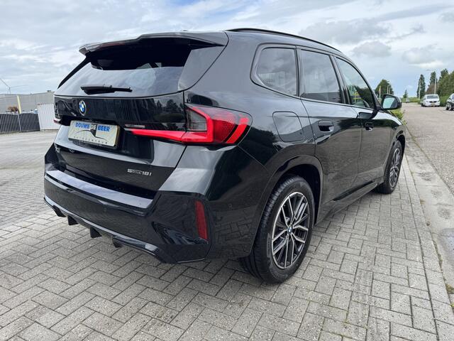 BMW X1 sDrive18i M sport Premium Panodak/ trekhaak elect, HiFi geluidinst, Travel pakket,